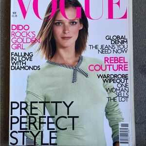 British Vogue November 2001 Magazine – Vintage 2000s Fashion Issue